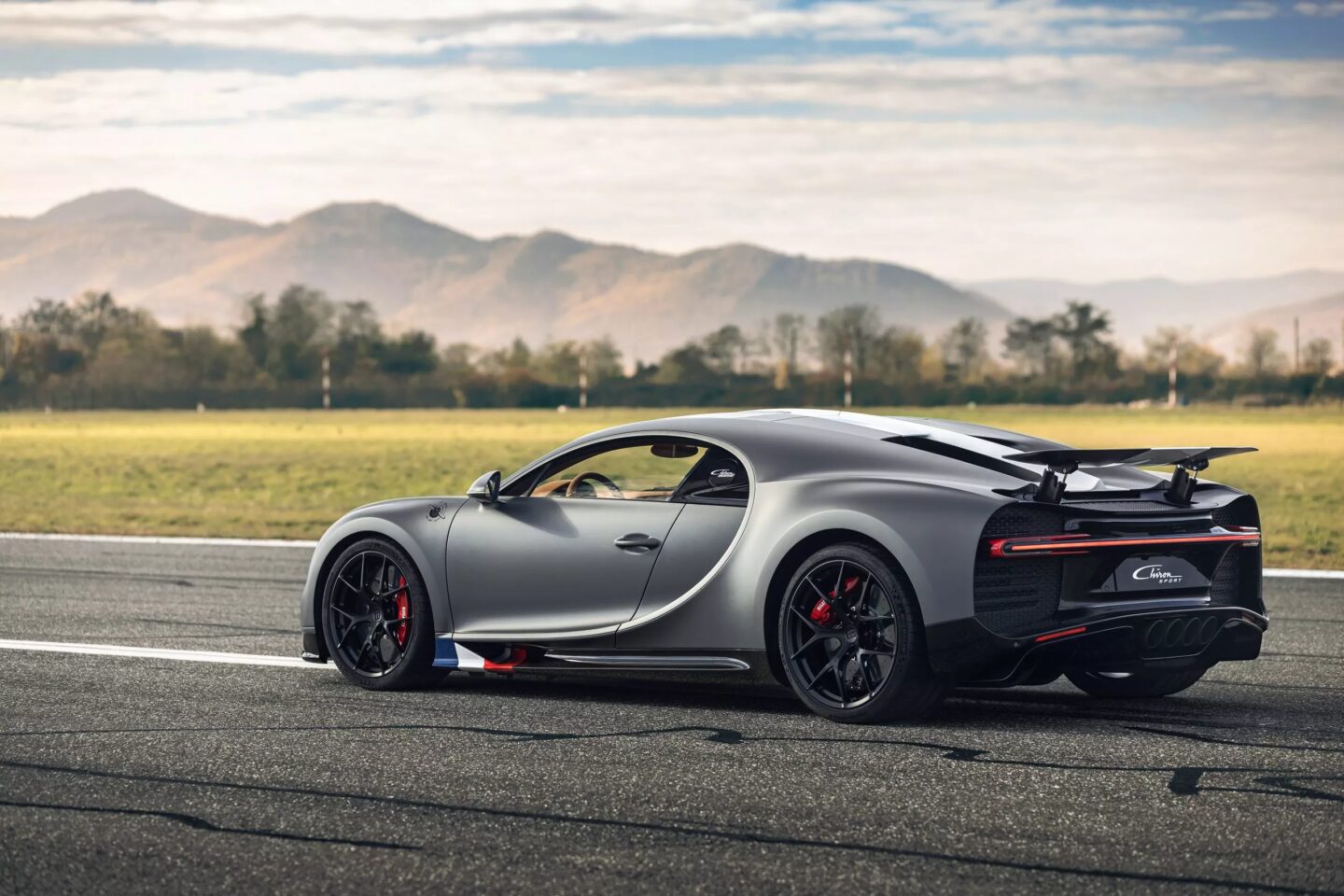 Voiture grise Bugatti