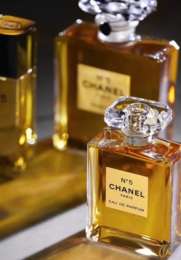 Exclusive Chanel N°5 Perfumes Are Here For The Holidays, Including